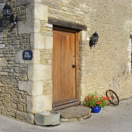 The Forge Villa Corsham Bagian luar foto